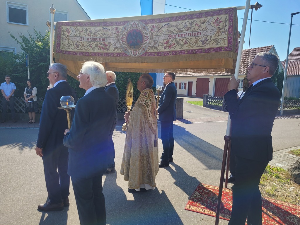 4 Altar 21