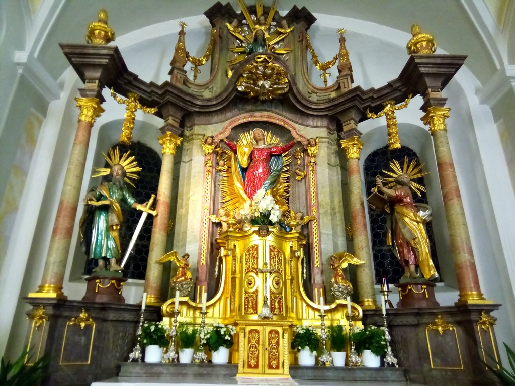 Hochaltar mit Tabernakel der Pfarrkirche Holzheim