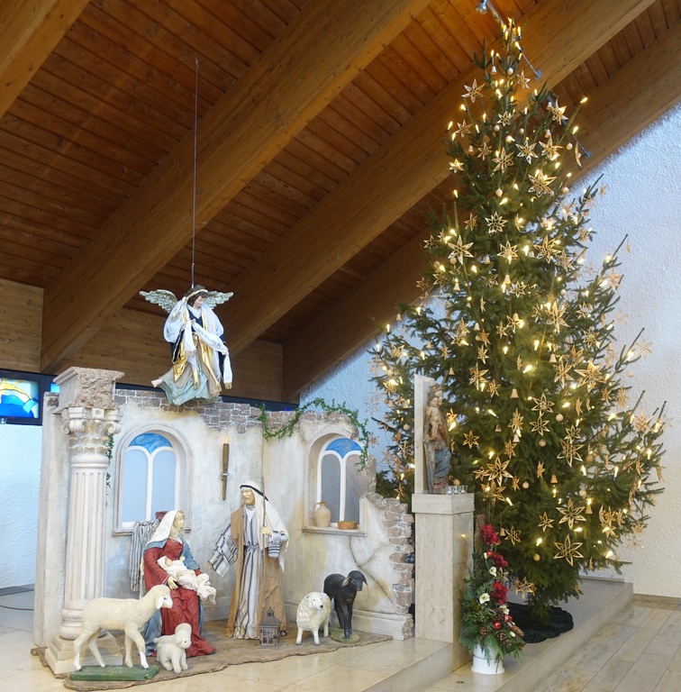 krippe christbaum